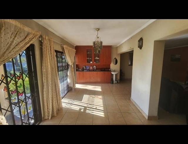 4 BEDROOM HOUSE FOR SALE IN RACEVIEW